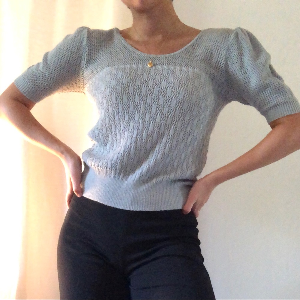 Vintage knit top! 🦋🖤🧵